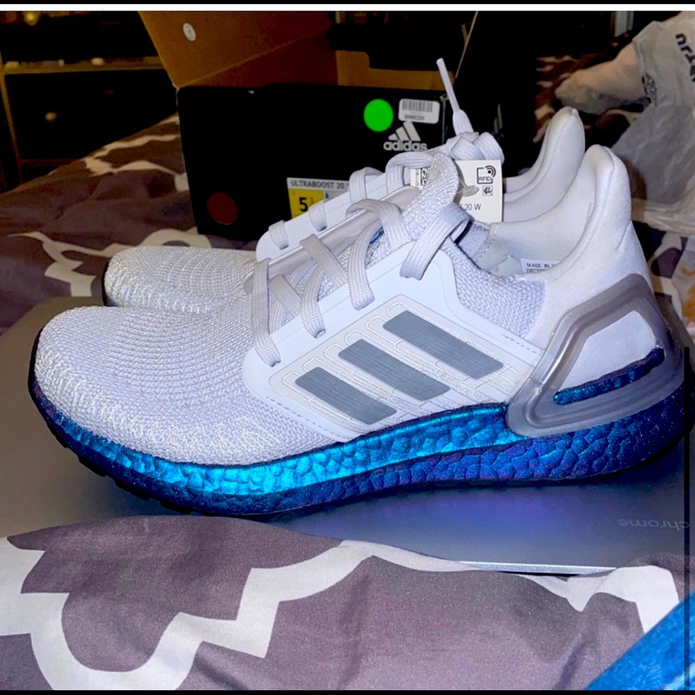 Adidas ultraboost cloudfoam size 5.5 woman’s